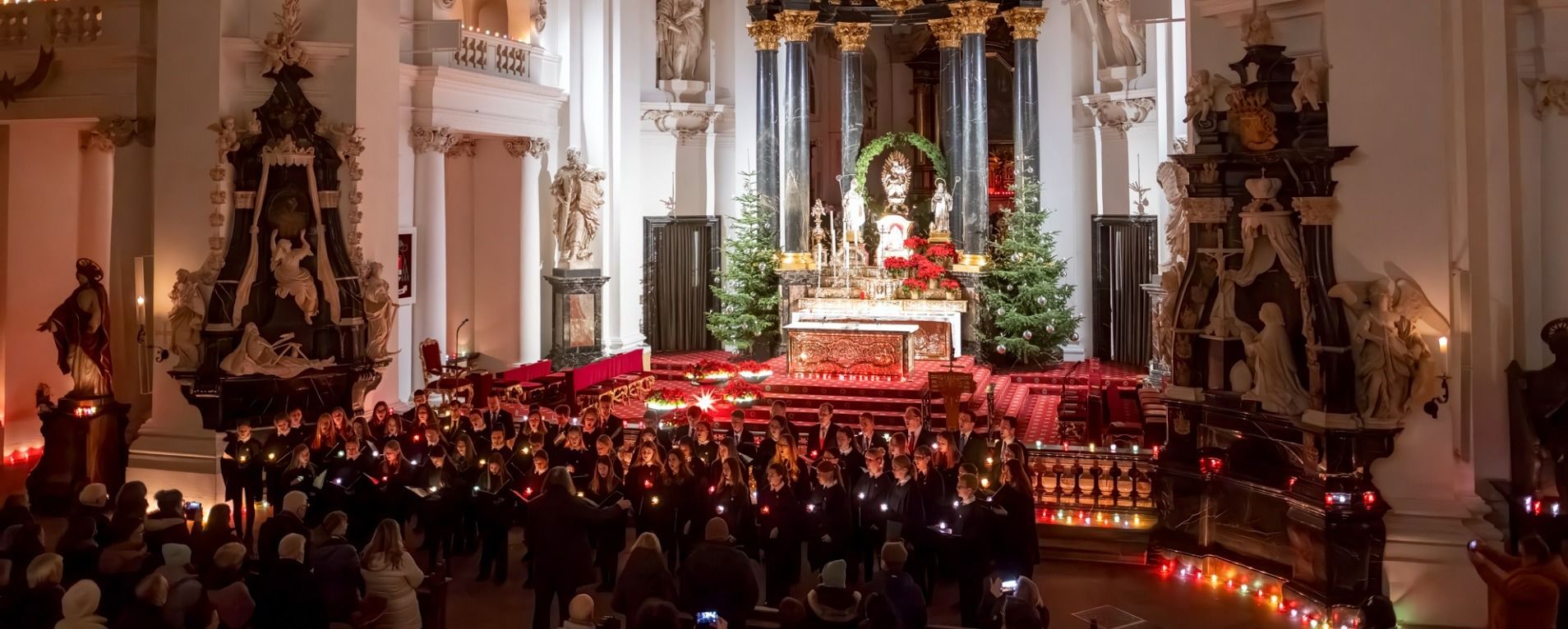 Weihnachtliche Klänge beim Lichterkonzert im Fuldaer Dom. Foto: Bistum Fulda / Martin Engel   