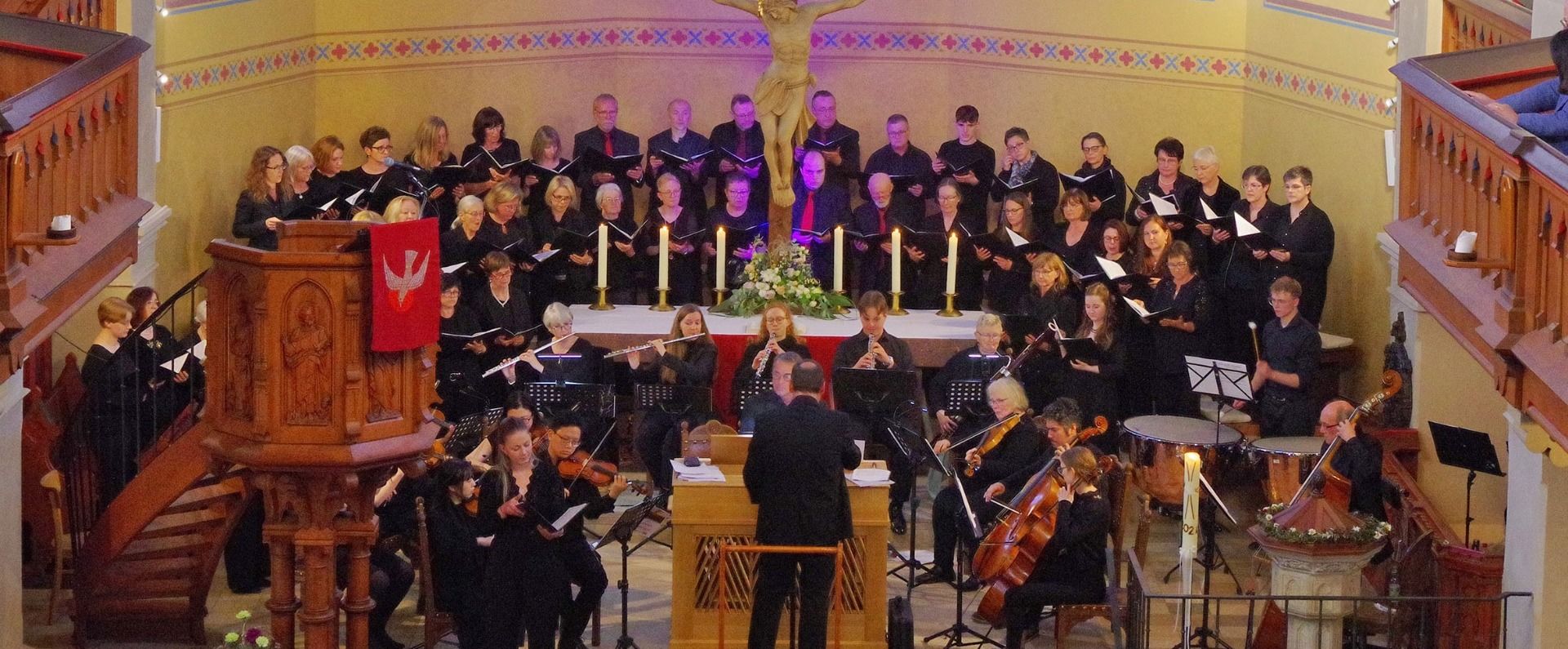 Der Kirchenchor Tann und das Rathgeberensemble bei einem Konzert im vergangenen Jahr.