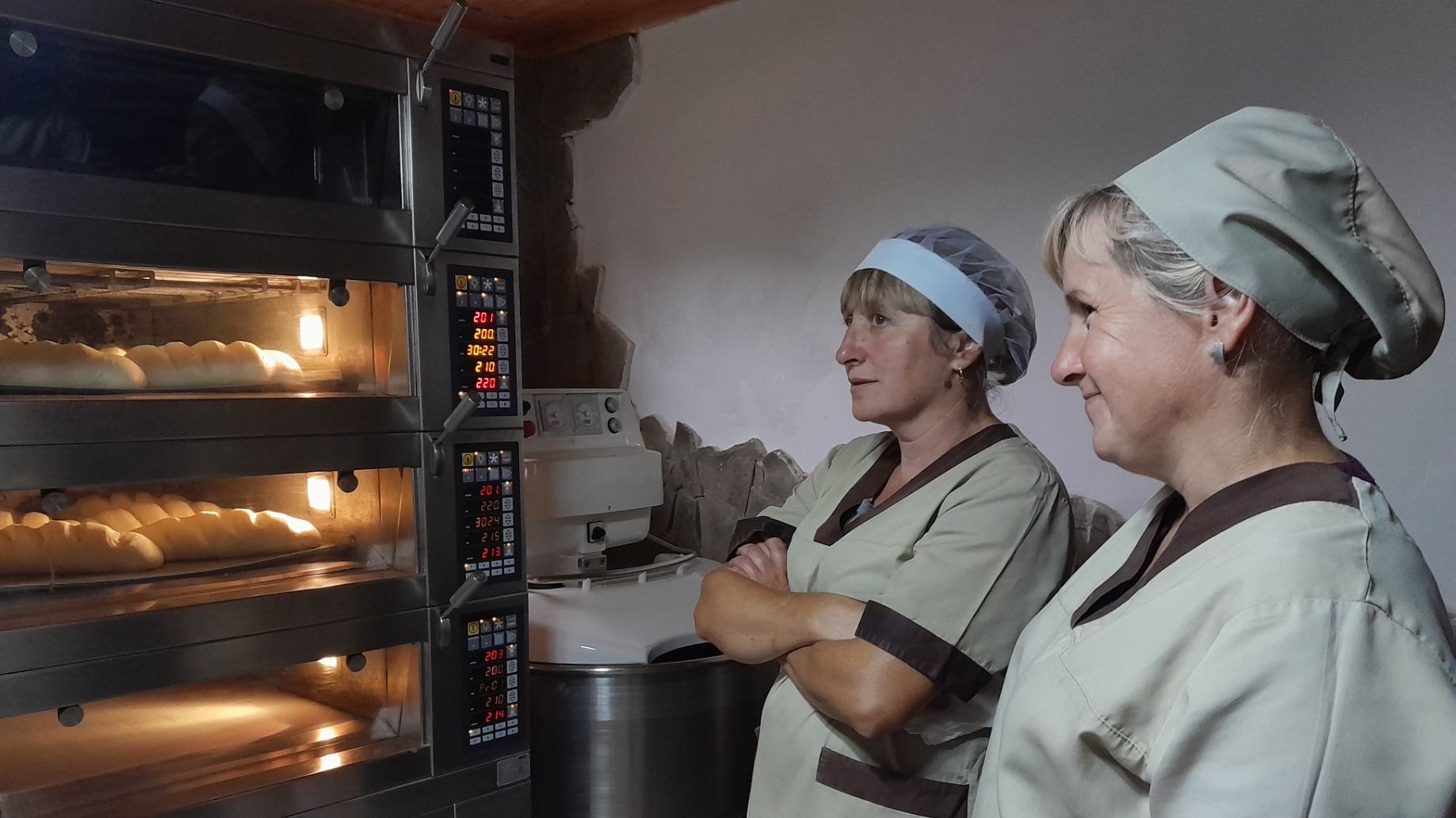 Brot backen für Binnenflüchtlinge – mit Bäckereiausstattung aus dem Bistum Fulda  Foto: Caritas Iwano-Frankiwsk