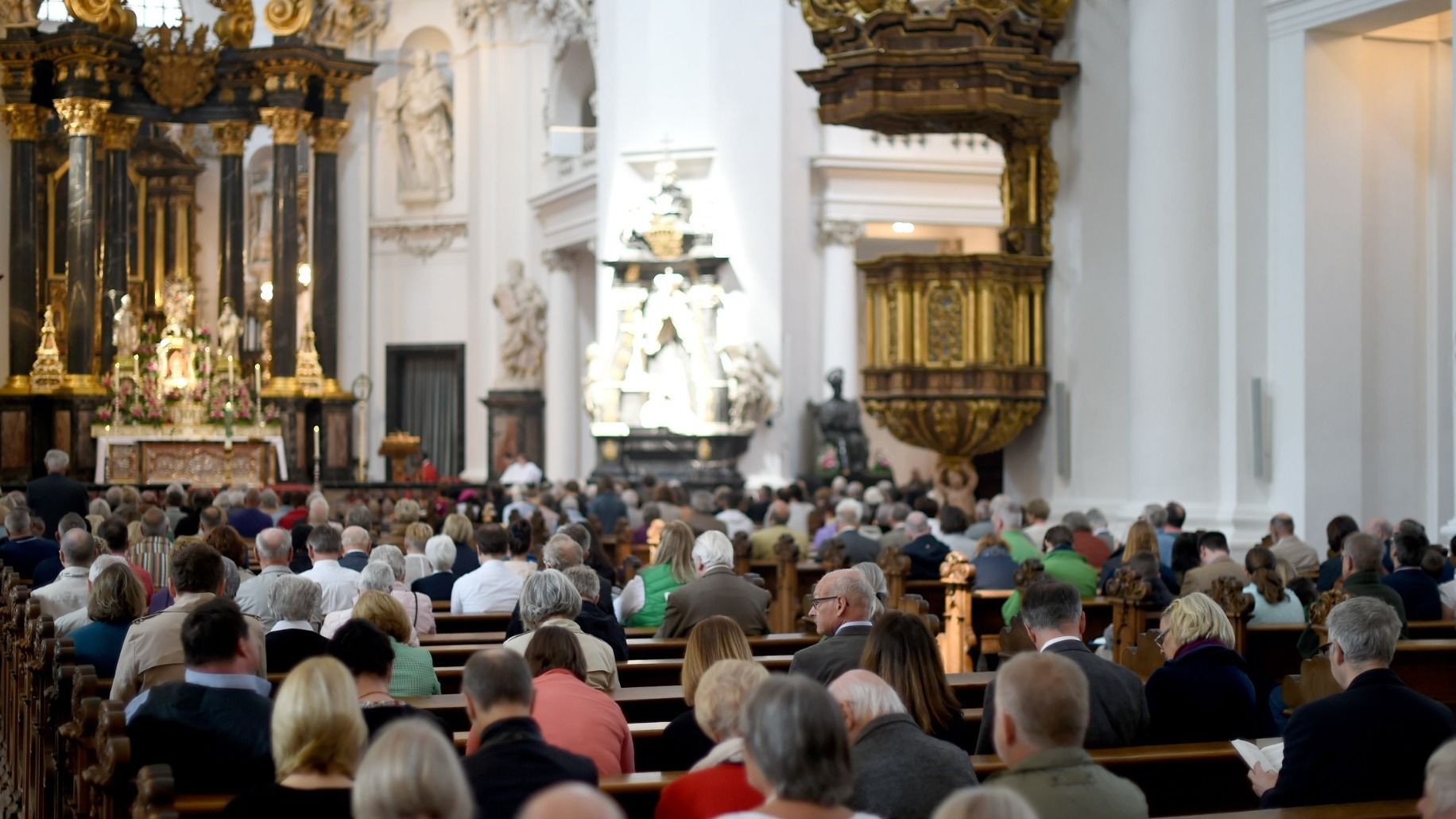 Bistum Fulda: Pfingsten - Pontifikalamt im Fuldaer Dom – Bonifatiusfest an Pfingstmontag – Live-Übertragung aus Wallfahrtskirche in Trutzhain